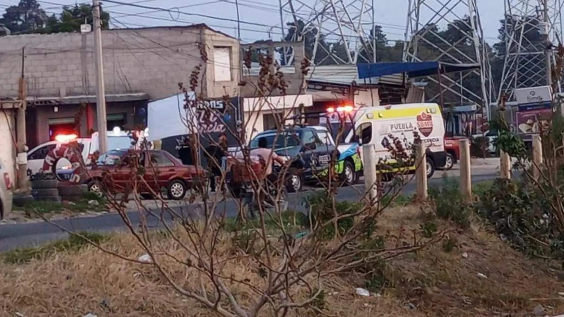 Balean a dos hombres afuera de un bar en La Resurrección